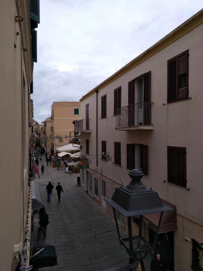 Piazza Ginnasio Affittacamere Alghero Exterior foto